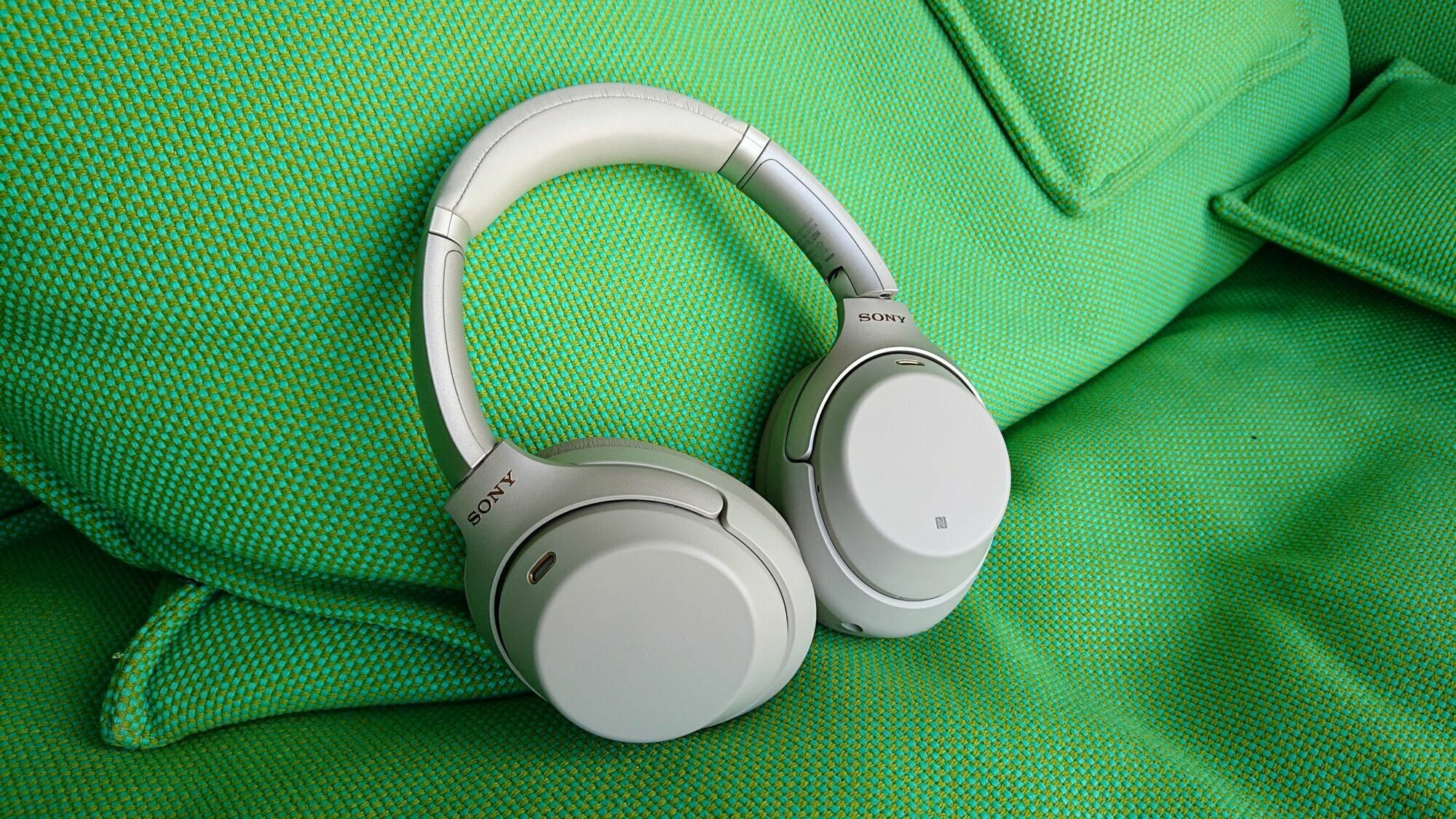 Беспроводные наушники с микрофоном Sony - фото №11