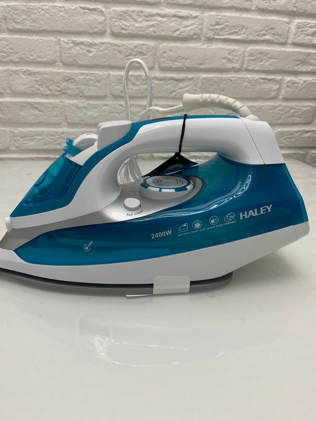Утюг HALEY "HY-233C", керамическое покрытие, мощность 2400Вт, 320мл — фото 1