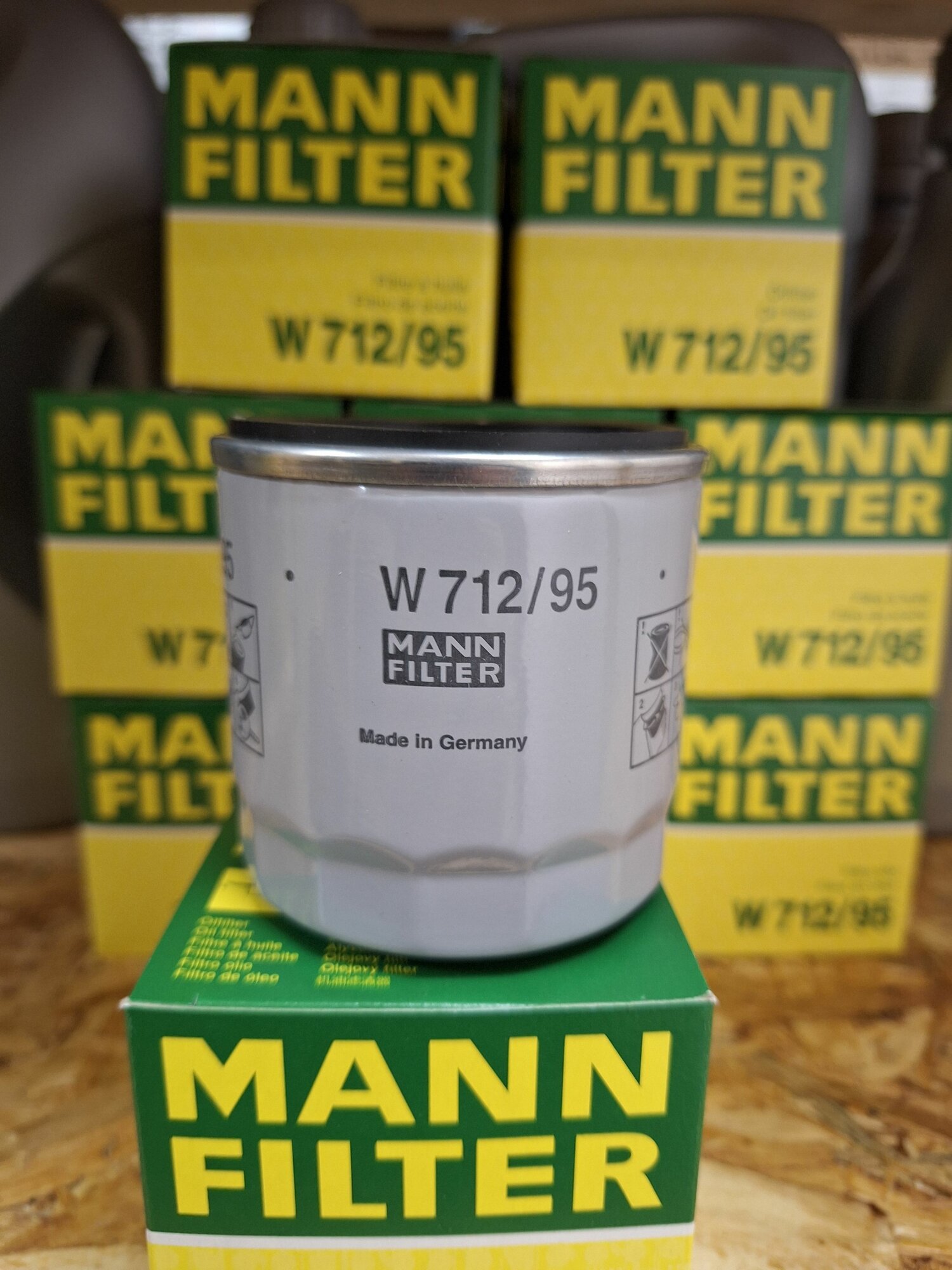Масляный фильтр MANN W 712/95