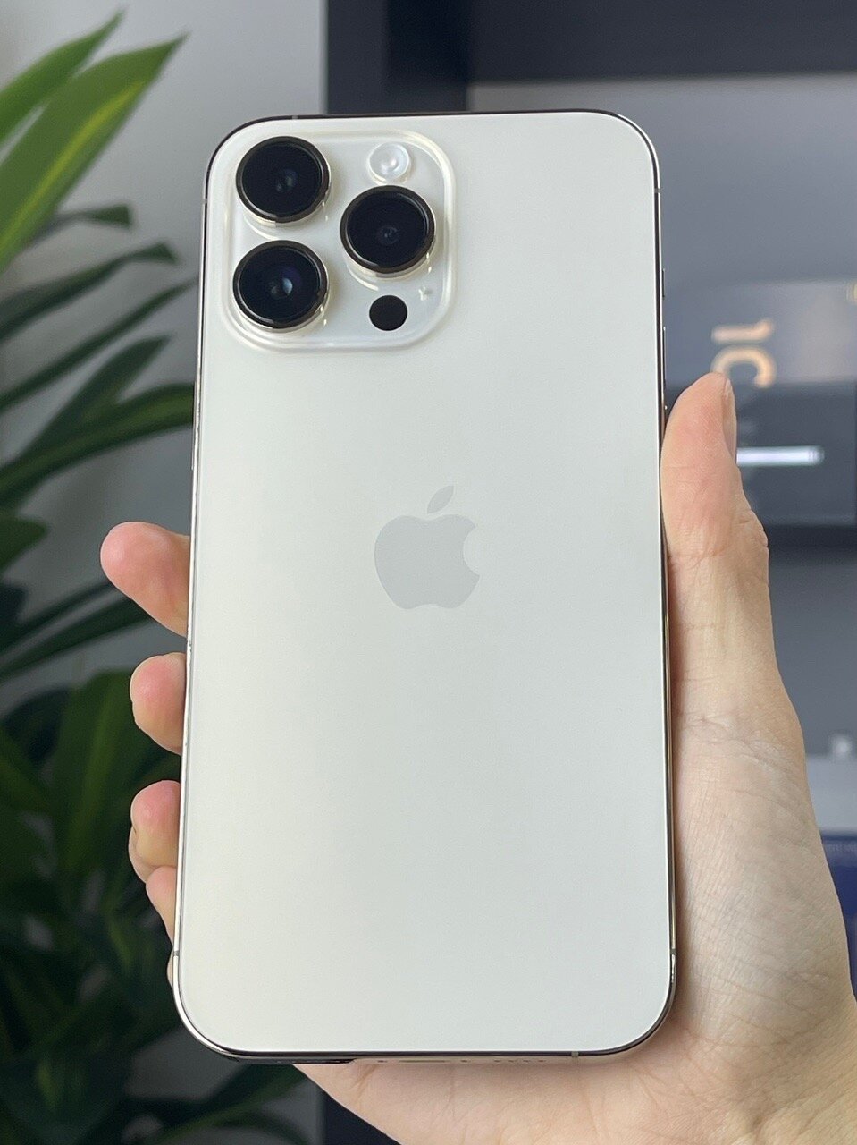 Смартфон Apple iPhone 14 Pro Max, 128 Гб, Золотой, Apple A16 Bionic, IP68, 5G