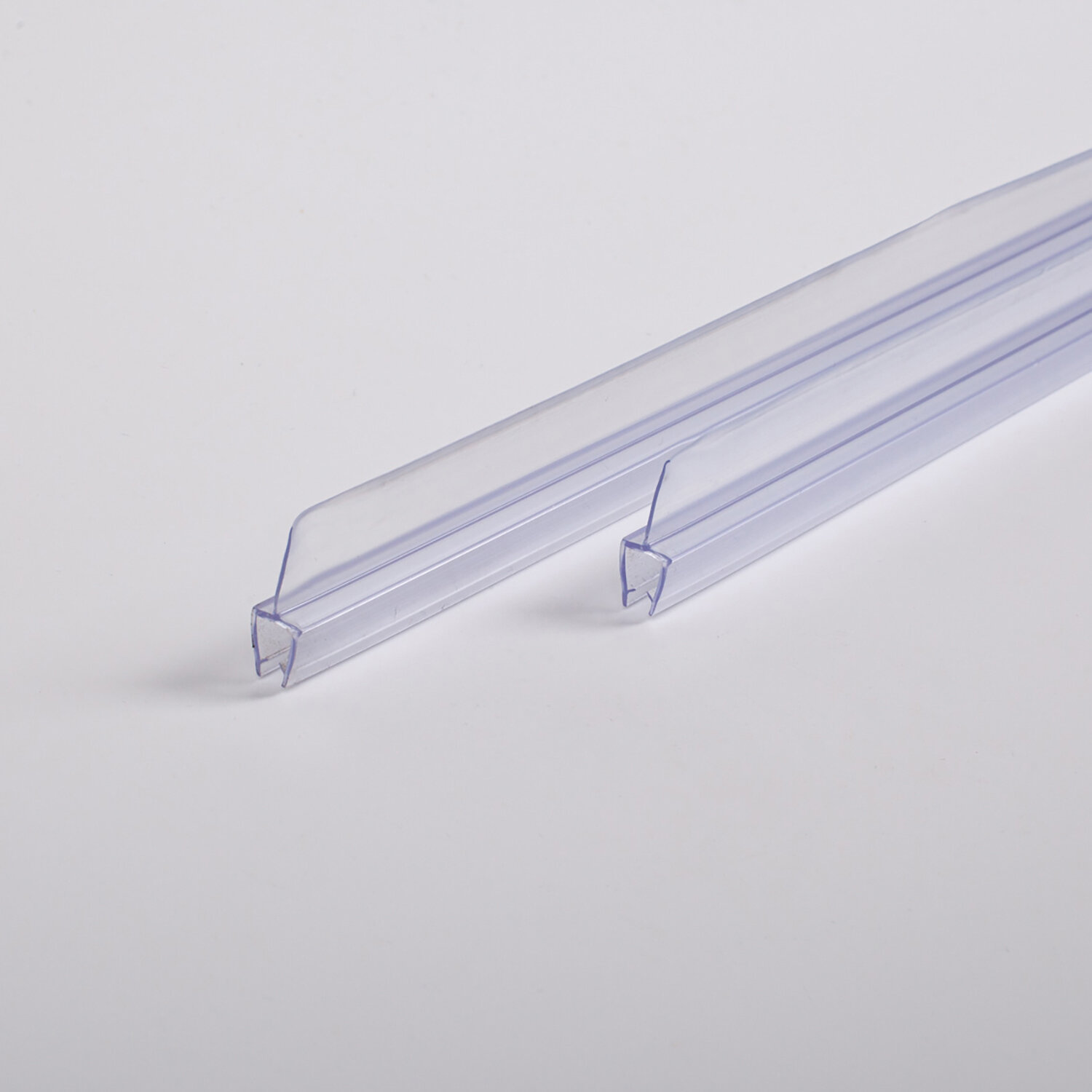 фото Уплотнители для душевой кабины Iddis T-образные стекло 5-6 мм 2 шт