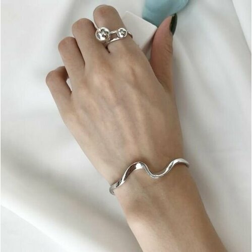 фото Браслет, 1 шт., диаметр 7 см, серебряный shedel