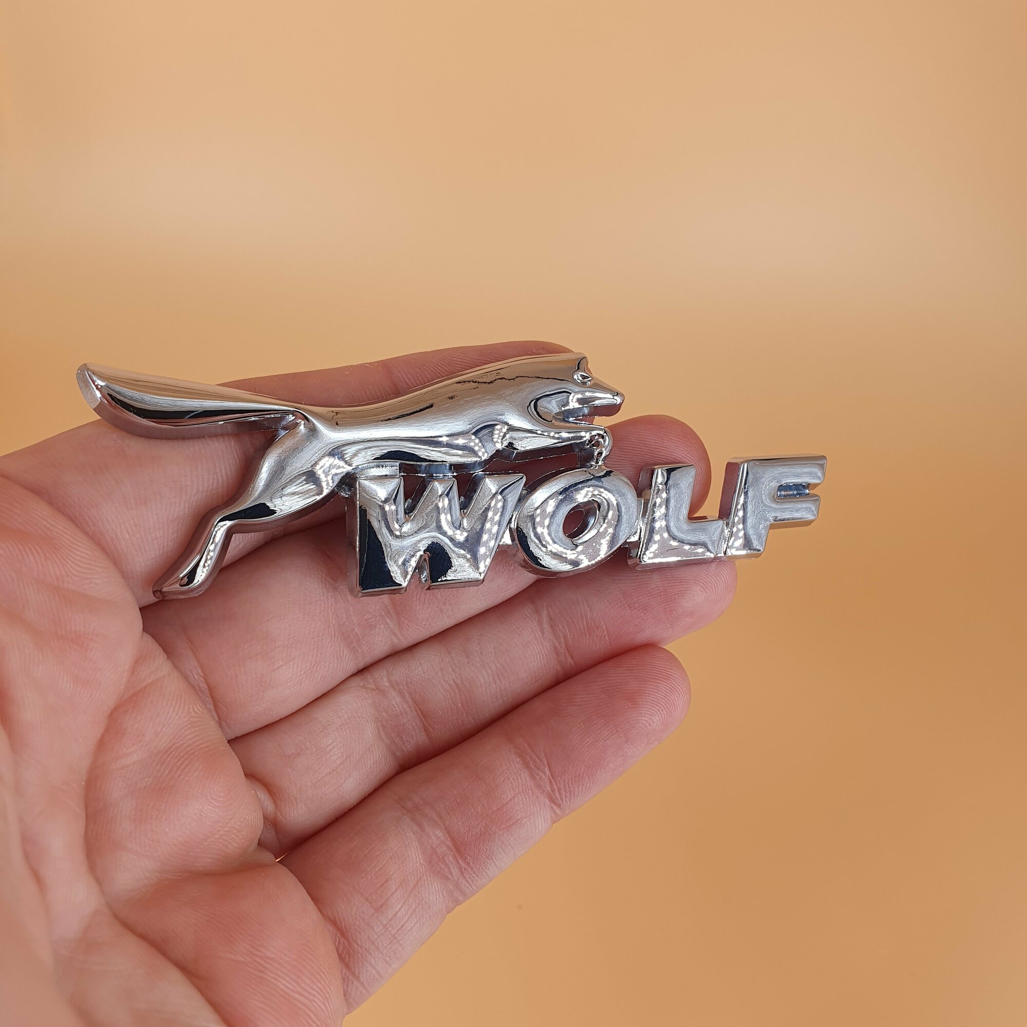 Эмблема Wolf Волк металлическая для авто (значок, шильдик, логотип) хромированная
