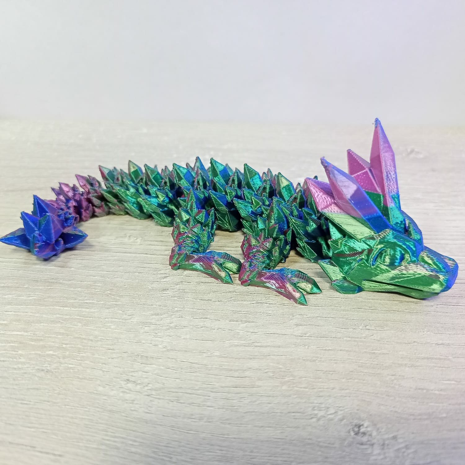 Кристальный дракон, малыш, красно-сине-зеленый