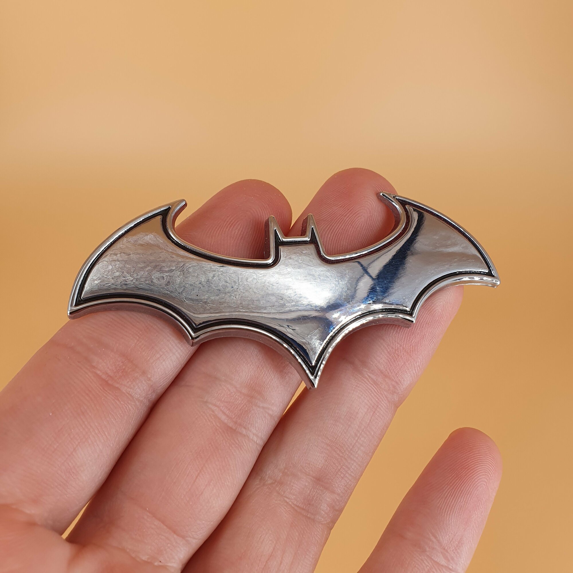 Эмблема Batman летучая мышь металлическая 8 х 3.5 см, хромированная
