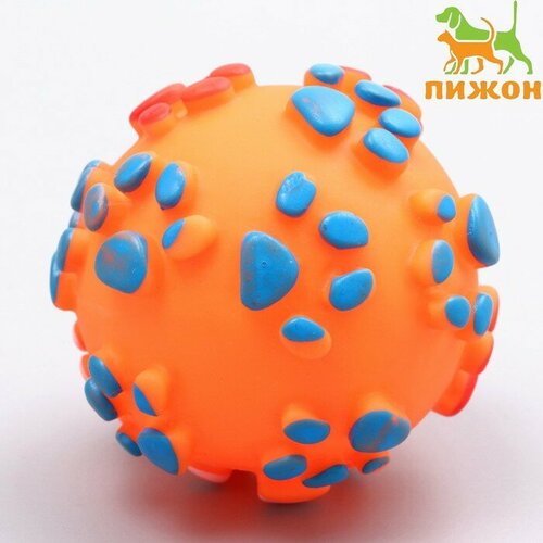 Игрушка для собак Пижон "Мяч Лапка", пищащая, 6,5 см, оранжевая