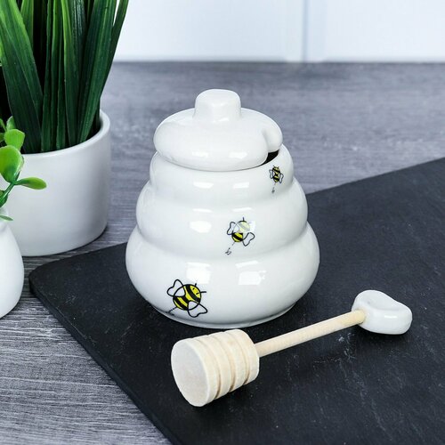 Банка для меда Пчелки 100 мл в подарочной упаковке 500₽