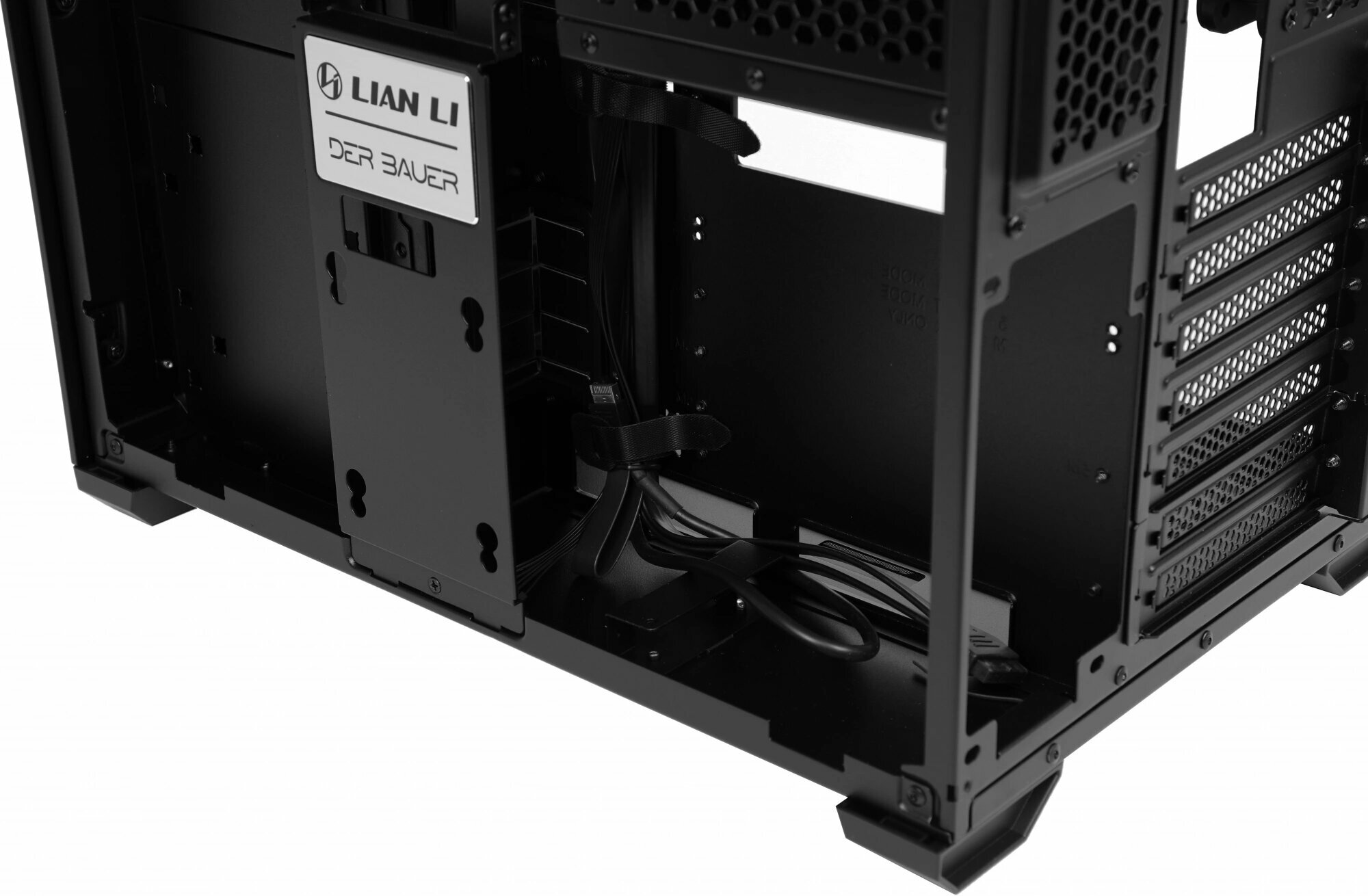 Корпус eATX Lian Li G99.O11AMX.00 черный, без БП, боковая панель из закаленного стекла, USB Type-C, 2*USB 3.0, audio - фото №12
