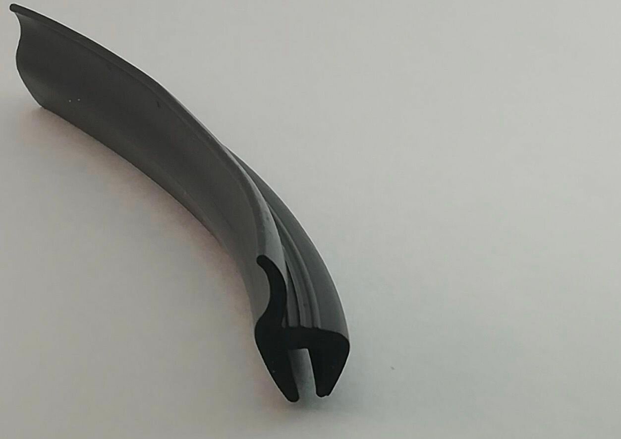 Уплотнитель кромки лобового стекла/молдинг автомобильный Молдинг "Лепесток длинный Л4 2 метра"