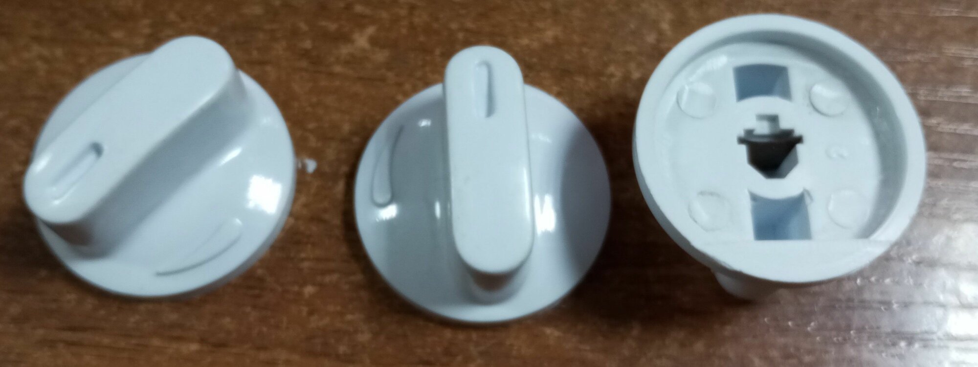 Ручка варочной поверхности Грета белая срез штока сверху+подарок зажим в ручку 001101 1штука