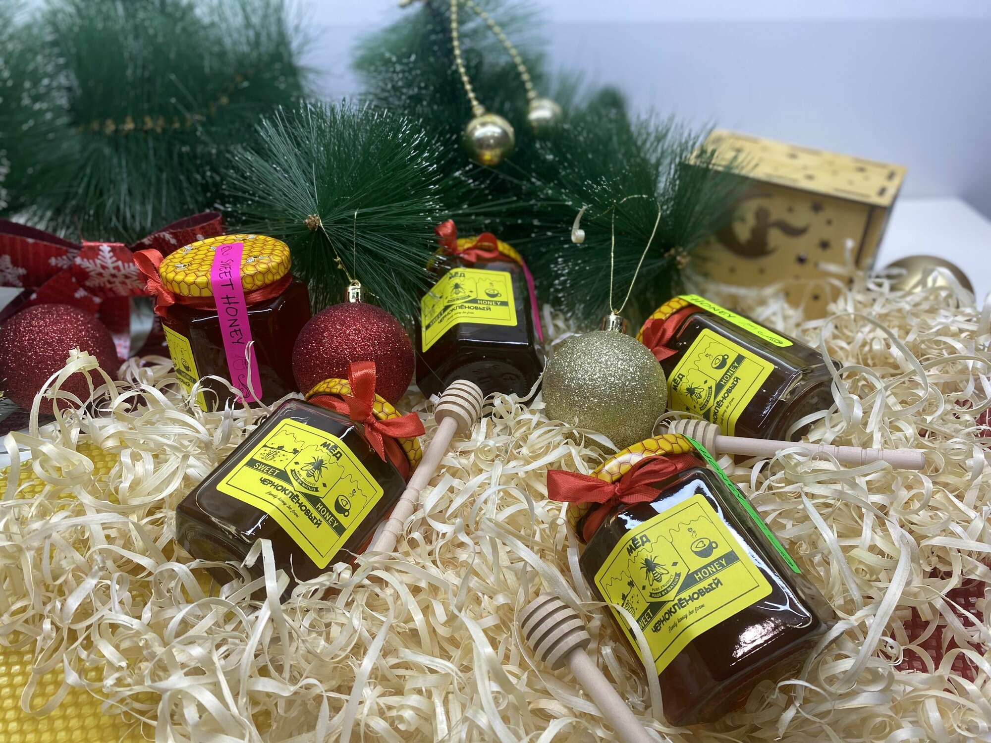 Мёд черноклёновый по 250 гр Подарочные баночки - фотография № 3
