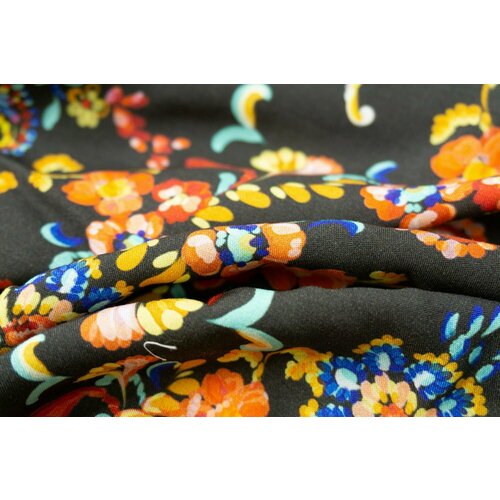 Ткань Вискоза черная с пейсли и цветами. Ткань для шитья