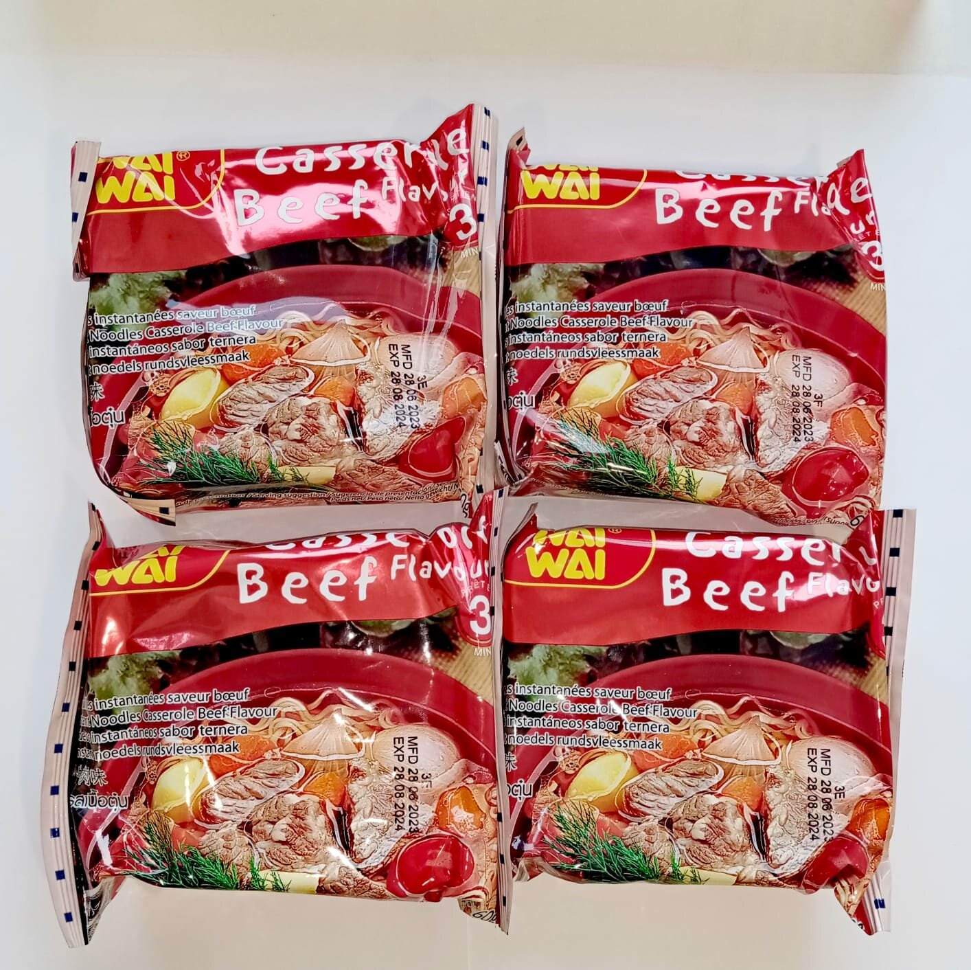 Тайская лапша б. п. Wai Wai со вкусом говядины 4шт (по 60гр.) + стикер в подарок