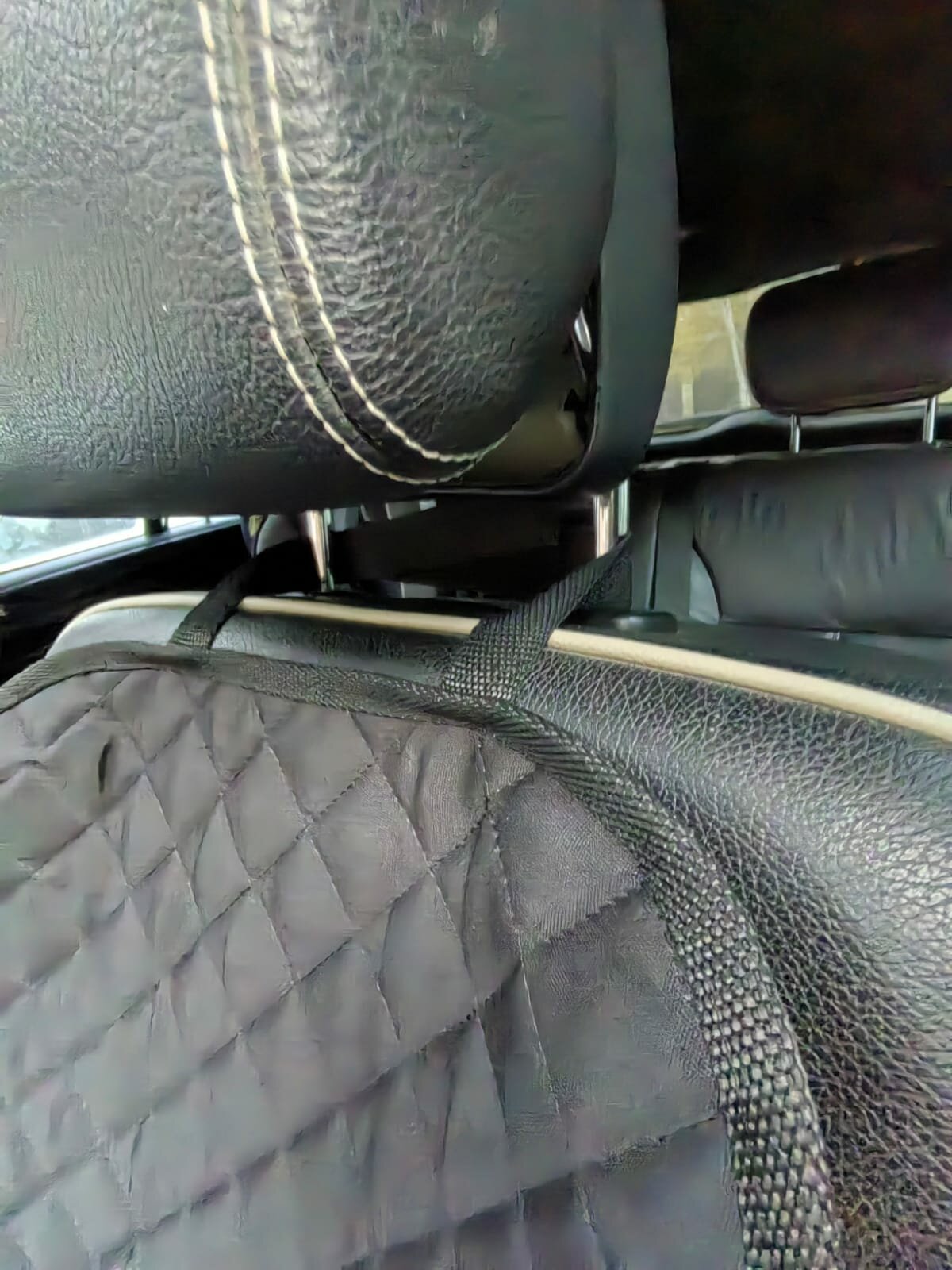 Универсальная защитная накидка/чехол Autozoom на переднее сиденье из 2-х частей, с карманом. Черная, строчка черный ромб, черная кайма. 1шт