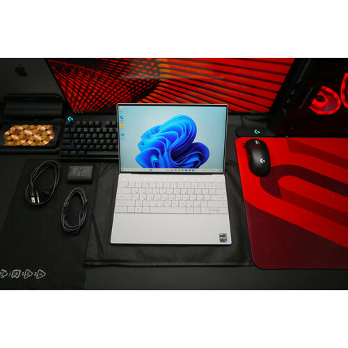 Ноутбук 134 Dell XPS 9320 Intel Core i5-1240P 8GB LPDDR5 512GB SSD M2 Intel Iris Xe Graphics 1920x1200 IPS 60Hz Win 11 Home 9499000₽