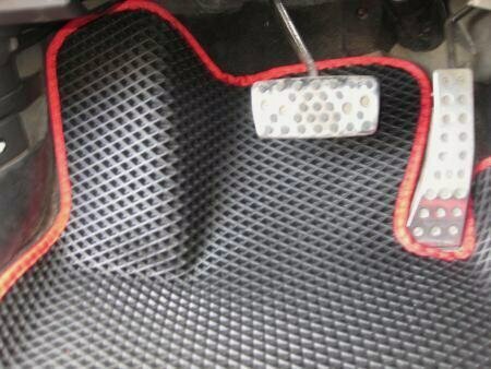 Изображение товара Водительский ковер 3D EVA для Honda Civic 5d, Хетчбэк. Цвет: Чёрный/Красный