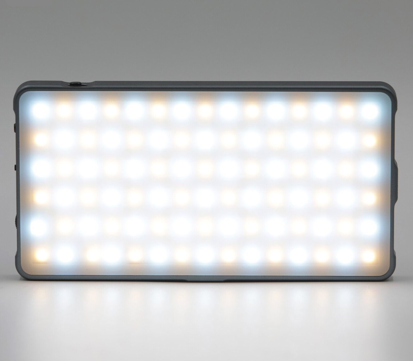 Осветитель Fujimi FJL-RGB135, RGB, 2500-9900К, 10 Вт