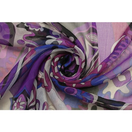 Ткань Шёлковый шифон-креш абстрактный пурпурно-фиолетовый узор на чёрном фоне, ш136см, 0,5 м ткань шифон креш marini розовато фисташковый узор на вишнёвом фоне ш136см 0 5 м