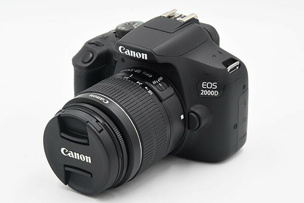 Зеркальный фотоаппарат Canon EOS 2000D Kit 18-55 IS II