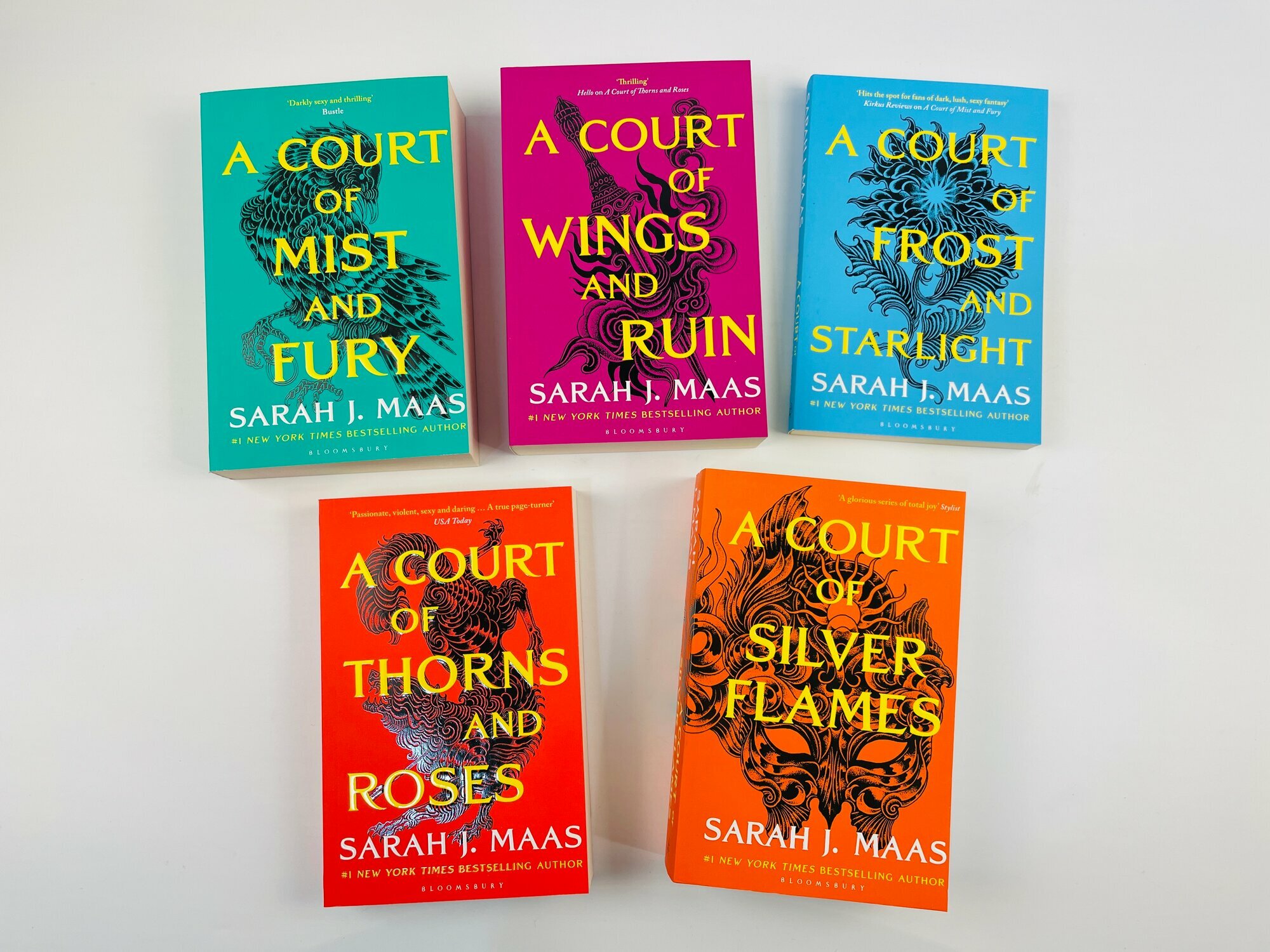 A Court of Thorns and Roses. 5 Books Box Set - фото №19