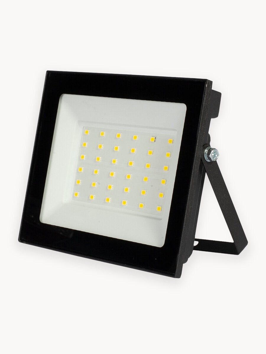 Светодиодный уличный прожектор GLANZEN 50 Вт 6500К IP65 FAD-0005-50-SL