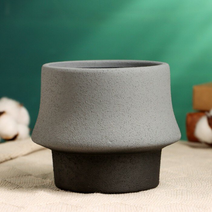 фото Кашпо - ваза "Мина" серое с черным, 13х13х11см 9943508