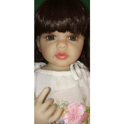 Кукла-реборн BZDOLL, 55см, виниловая, в белом песочнике с аксессуарами