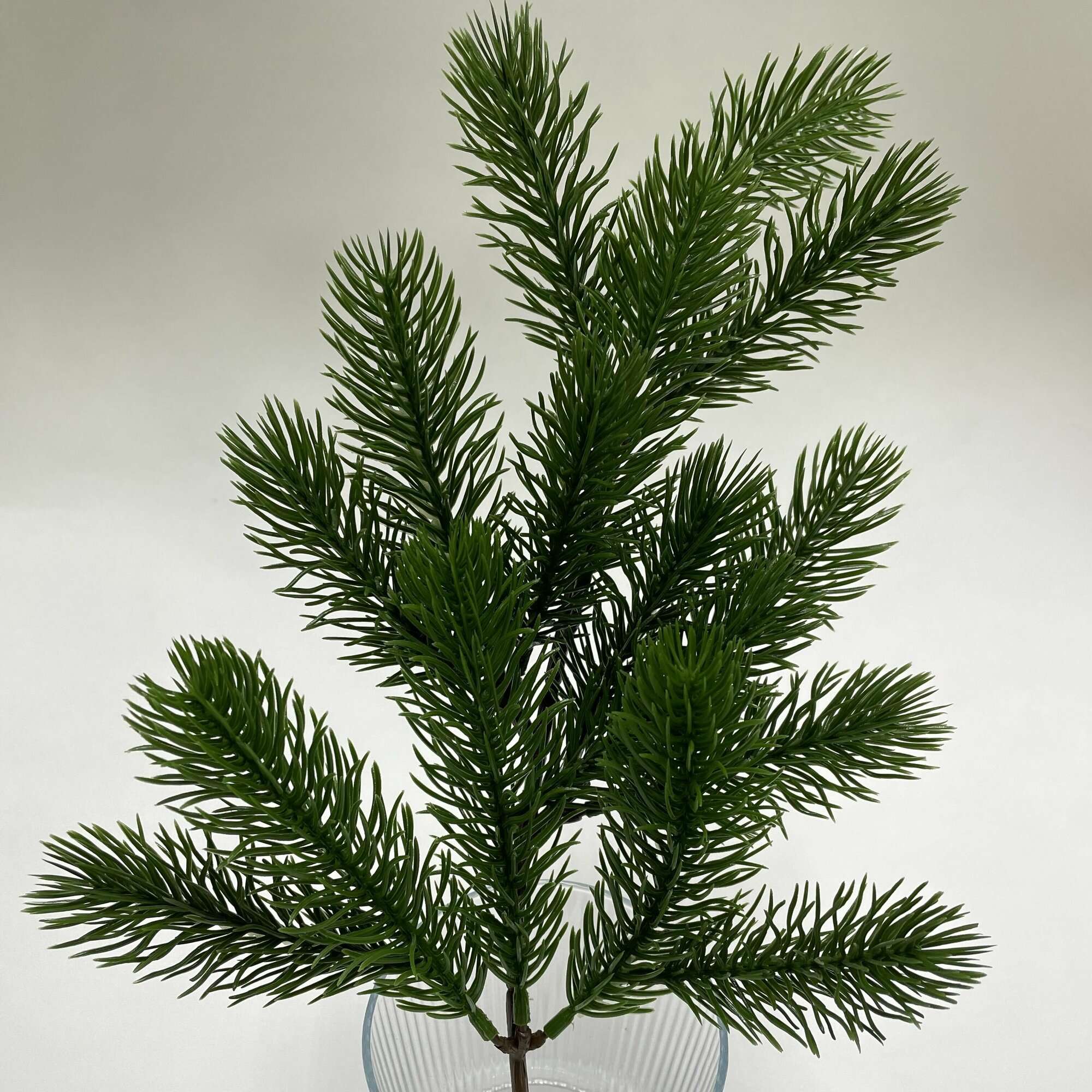 фото Еловая ветка искусственная, 16 лапок, 42см, 1 шт/для декора/Новый год