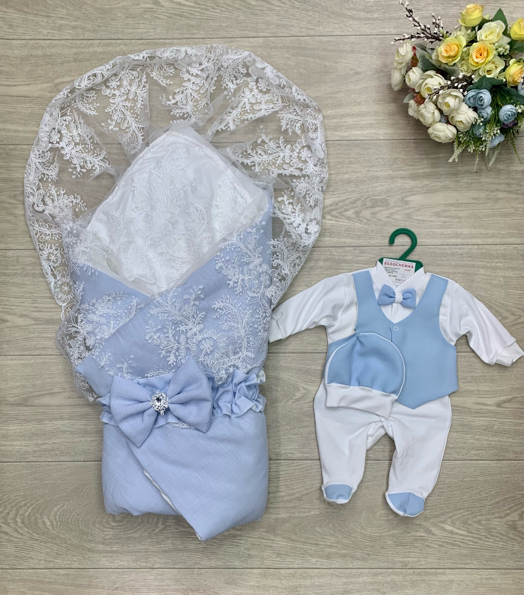 Конверт для новорожденного на выписку нарядный лён для мальчика голубой