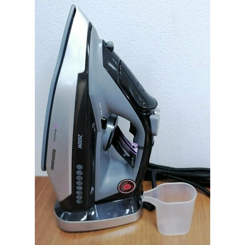 Утюг REDMOND RI-C272 бу -25 1911 2600Вт керам подошва бепроводной 525000₽