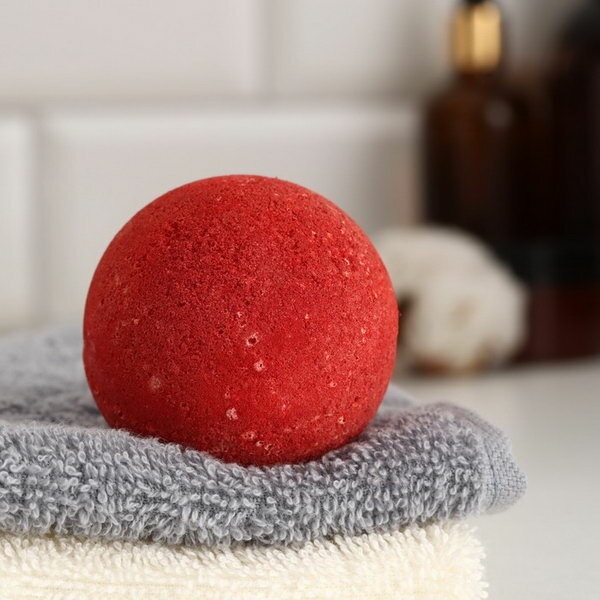 Бомбочка для ванны с шиммером вишня, 110 гр, красный
