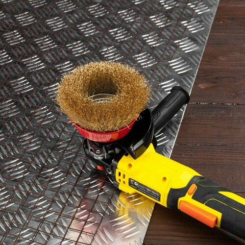 Щетка чашечная для УШМ витая латунированная проволока 125мм М14 KRANZ цена за 1 шт 887₽