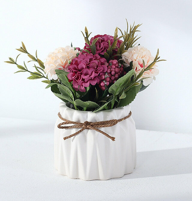 фото Большая граненая ваза из гипса