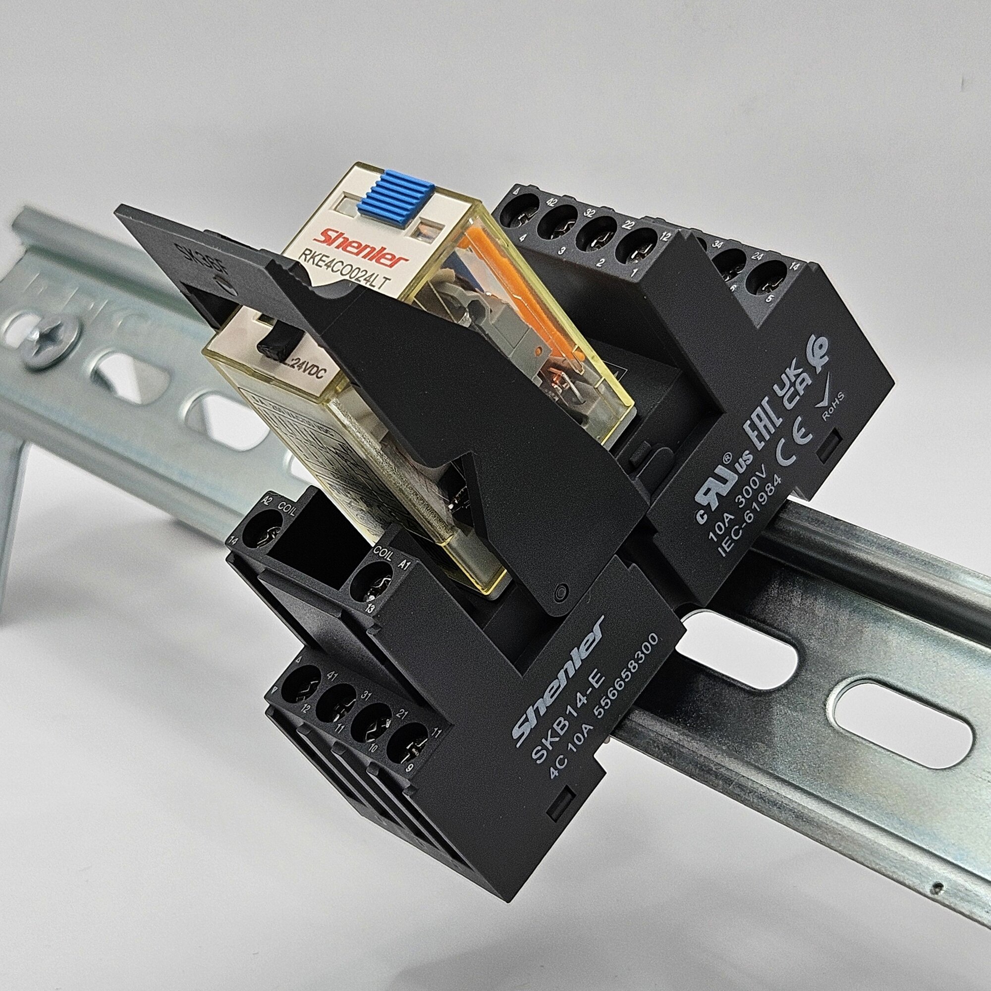 фото Реле Shenler в сборе 4CO, 24VDC, 5А RKE4CO024LT+SKB14-E