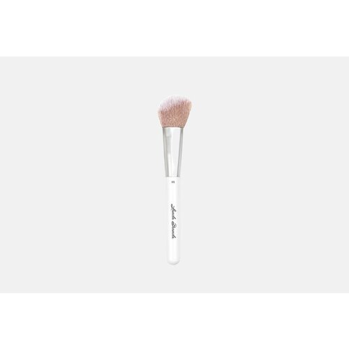 Кисть для контуринга Landa Branda, SCULPTING BRUSH 1шт аксессуары для макияжа landa branda кисть скошенная малая для румян и хайлайтера blush brush