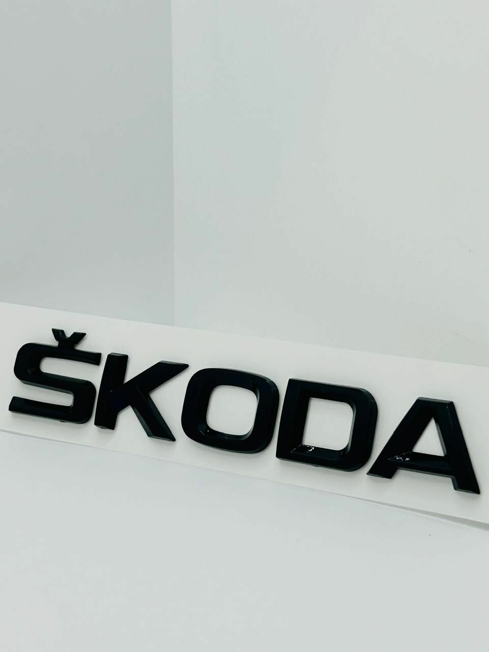 Надпись наклейка на багажник SKODA Шкода Black 15см