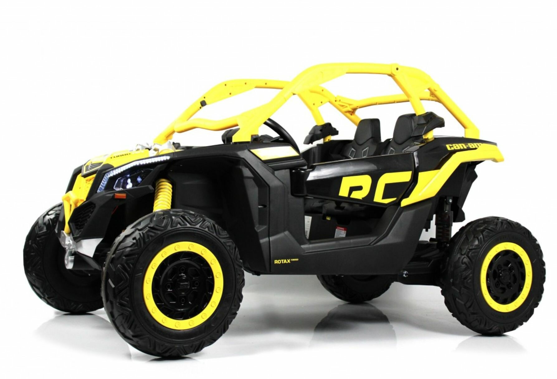 Детский электромобиль Rivertoys BRP Can-Am Maverick (Y111YY) желтый (Лицензионная модель) с дистанционным управлением, двухместный, полноприводный