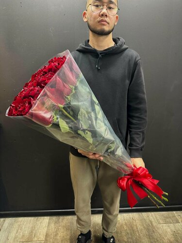 Изображение товара Букет Высокие Розы, 25 шт / Гигантские (Длинные) Розы / Доставка Цветов / 25 роз, 110 см (1 метр), метровые