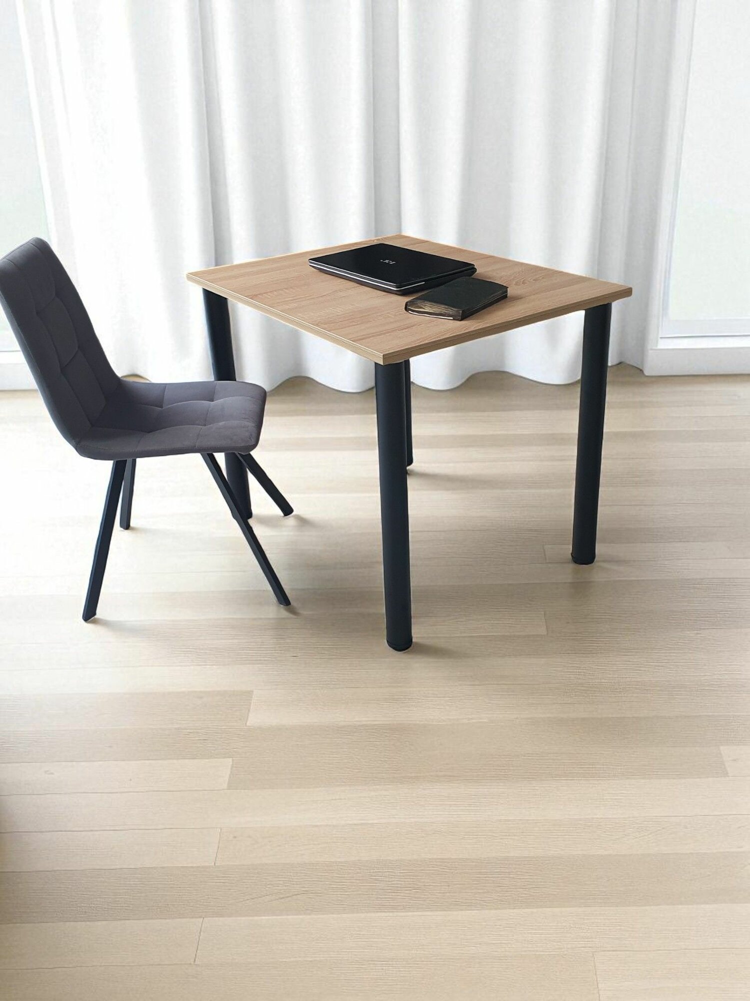 Стол компьютерный/ цвет столешницы Дуб Сонома, 90*70 см. Ножки черные.