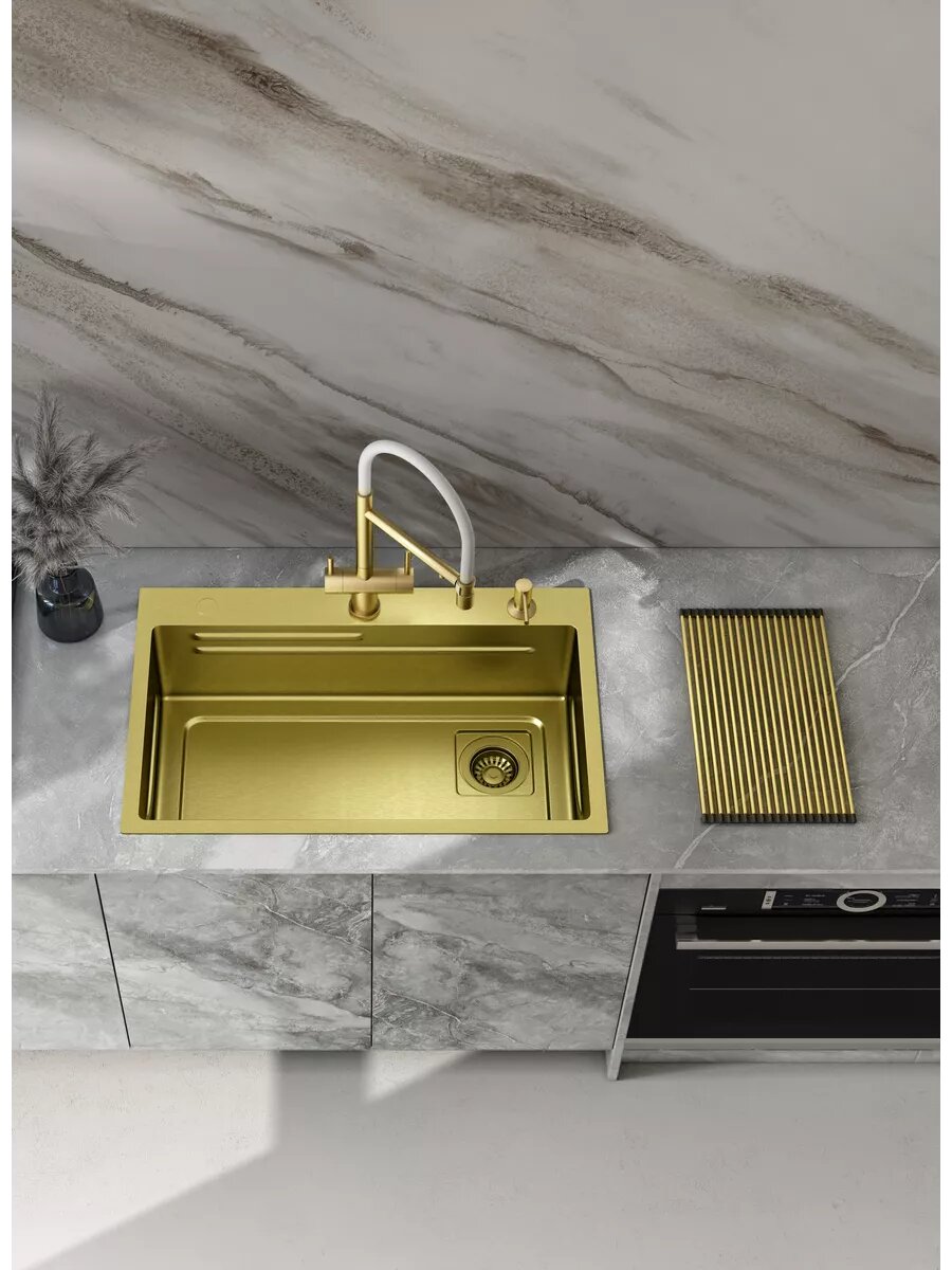 Мойка для кухни с коландером Raglo R702.7246.03 нержавеющая сталь, сатиновое золото — фото 1