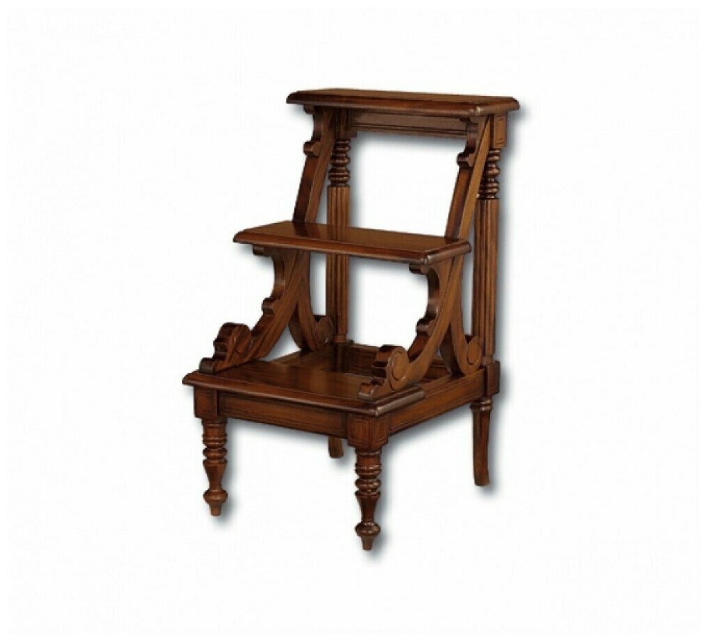 фото Лестница из красного дерева