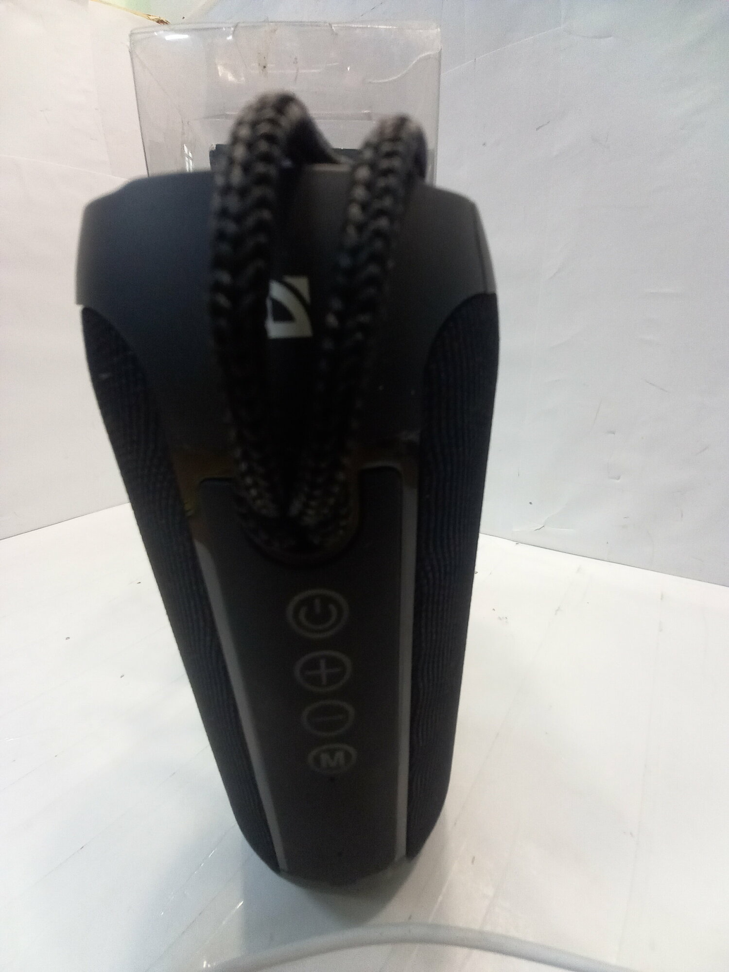 Портативная Колонка Defender Enjoy S700 Black (10W, Bluetooth, microSD, USB, FM, Li-Ion)