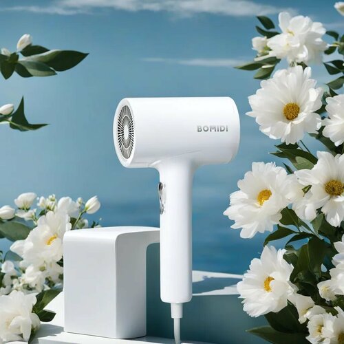 Фен для волос с ионизацией профессиональный Xiaomi BOMIDI с магнитной насадкой белый с экраном 230000₽