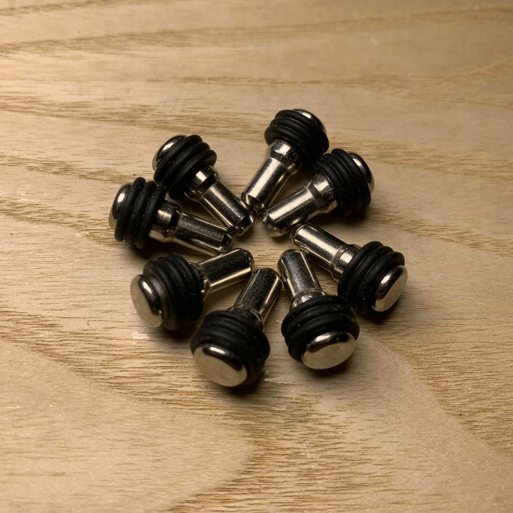 фото Полкодержатель универсальный для стеклянных и деревянных полок, никель, 8 шт.