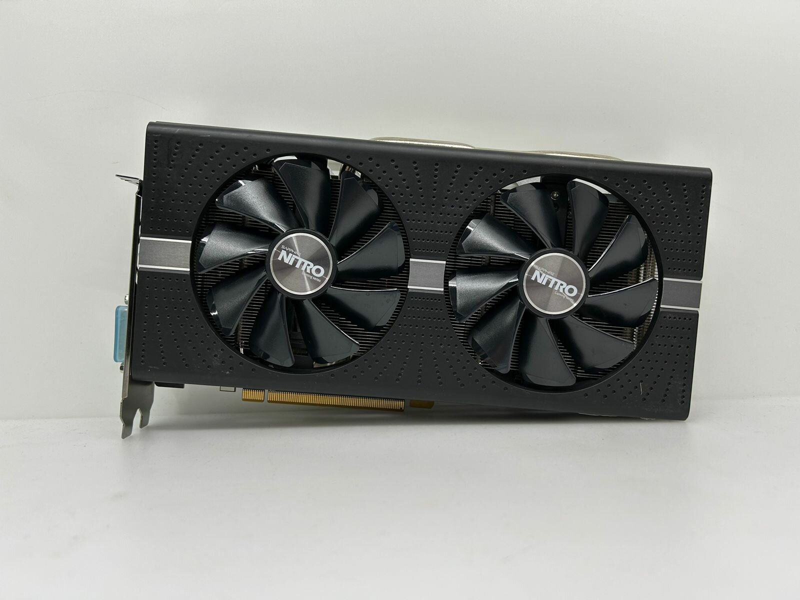 Видеокарта Sapphire Radeon RX 570 8.0 Гб Nitro+