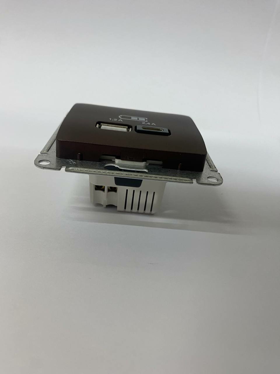 Розетка USB A+С 5В/2,4 А 2х5В/1,2А механизм Systeme Electric (Schneider Electric) Glossa, баклажановый - фото №5