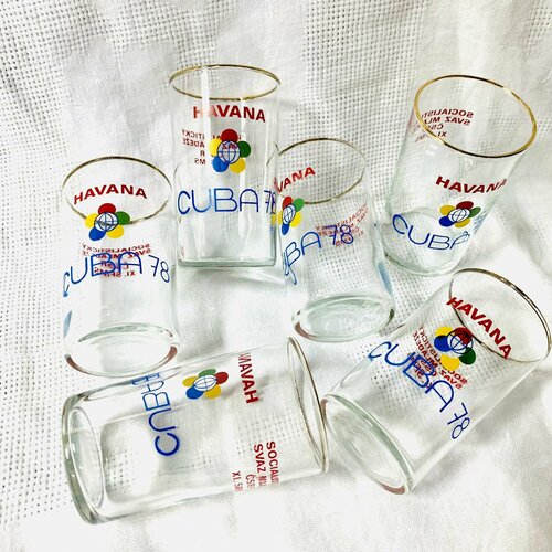 Набор стеклянных стаканов 3500₽