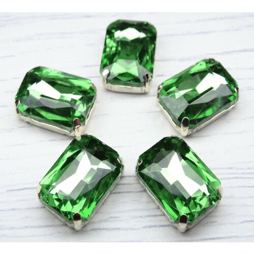 ПЦ006НН1318 Хрустальные стразы формы октагон в цапах цвет светло-зелены размер 13х18 мм 6 шт 398₽