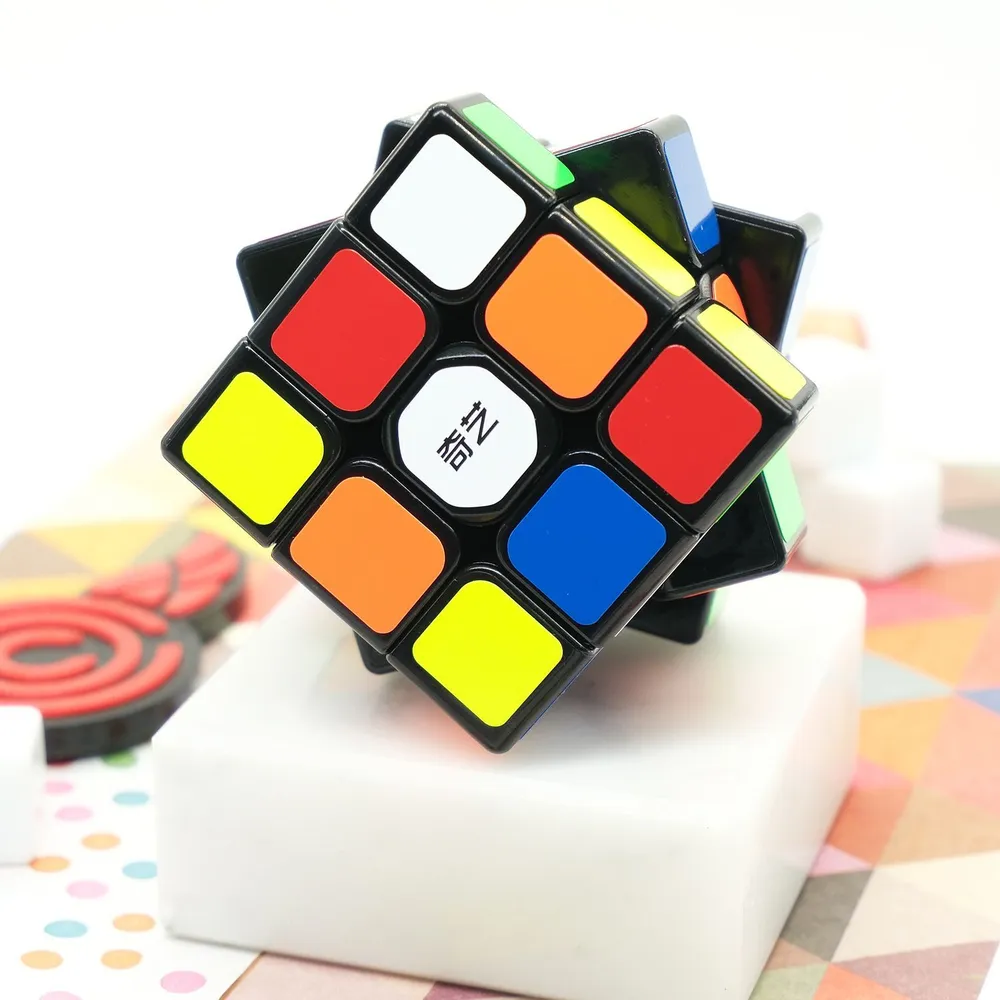 Скоростной Кубик Рубика QiYi MoFangGe 3x3 Sail W 3х3 / Развивающая игра / Головоломка подарок / Черный пластик — фото 1