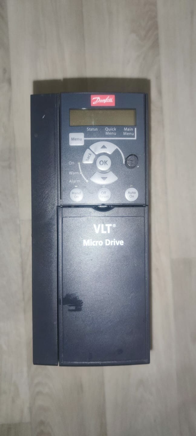 Danfoss Преобразователь частотный б/у VLT Micro Drive FC 51 5.5кВт (380-480 3 фазы) Danfoss 132F0028